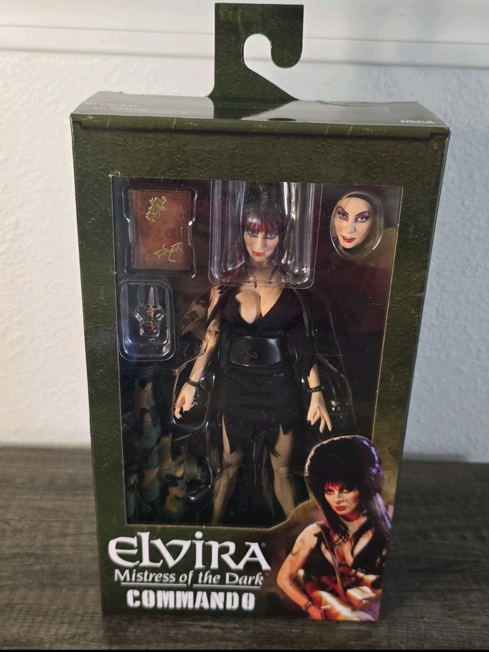 Elvira Mistress of the Dark Commando 7" Action Figure New in Package